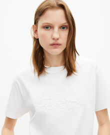 The Kooples FEMME WHITE t-shirt avec broderie logo blanc