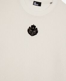 The Kooples FEMME ECRU t-shirt avec blason en nid d'abeille écru