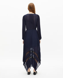 The Kooples FEMME NAVY robe longue plissée avec dentelle bleu marine