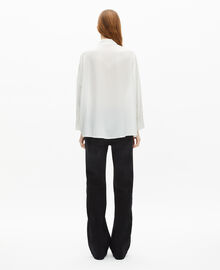 The Kooples FEMME WHITE chemise ample en soie lavée blanche