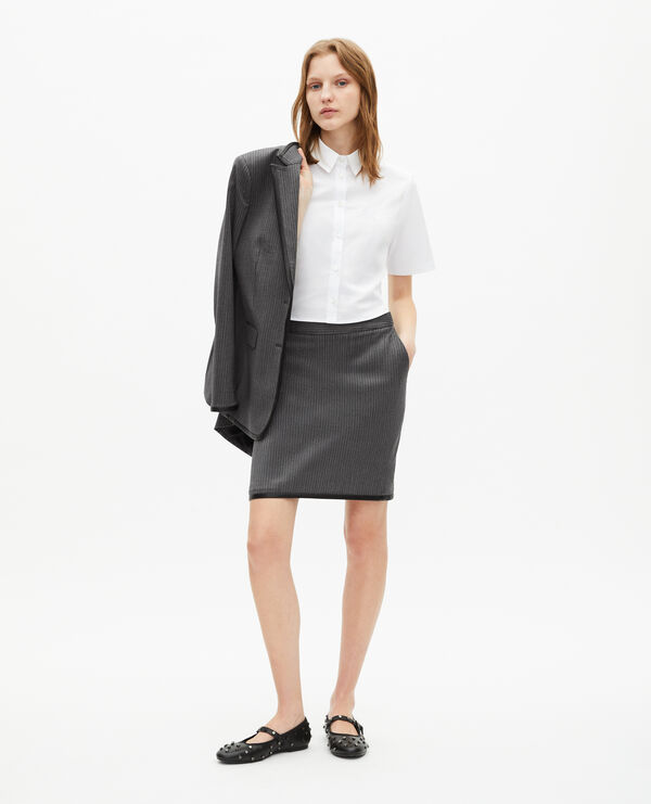 The Kooples FEMME DARK GREY jupe courte à rayures grise