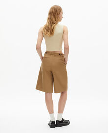 The Kooples FEMME BROWN bermuda en coton et lin camel