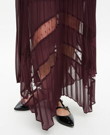 The Kooples FEMME BURGUNDY robe longue plissée bordeaux