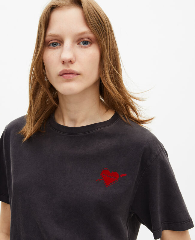 The Kooples FEMME BLACK WASHED t-shirt avec flocage cœur noir
