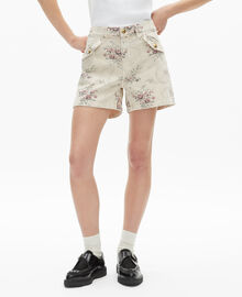 The Kooples FEMME BEIGE TAUPE short imprimé fleuri en denim beige