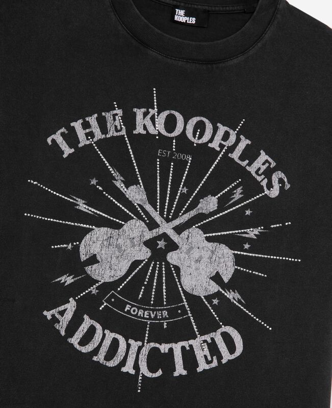 The Kooples FEMME BLACK WASHED t-shirt avec sérigraphie en strass noir délavé