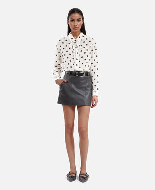 The Kooples MUJER BLACK STONE falda corta de cuero negra