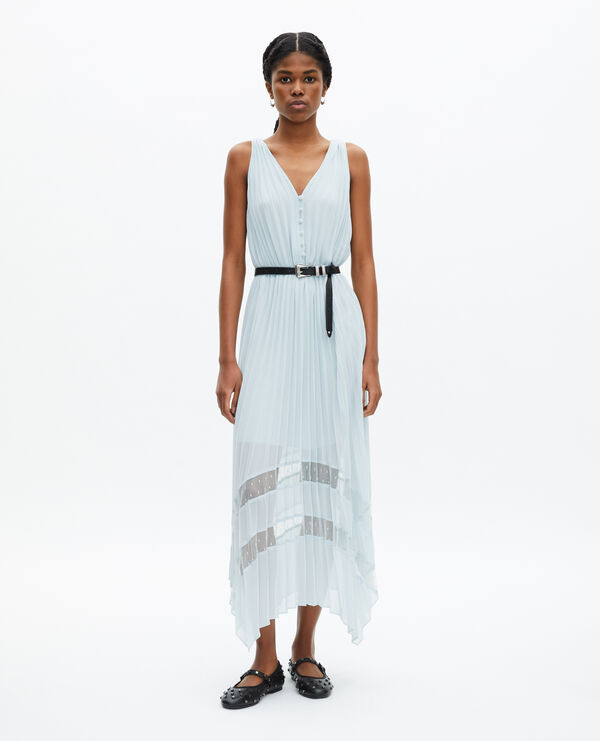 The Kooples FEMME BABY BLUE robe longue avec plissage bleue clair et plumetis